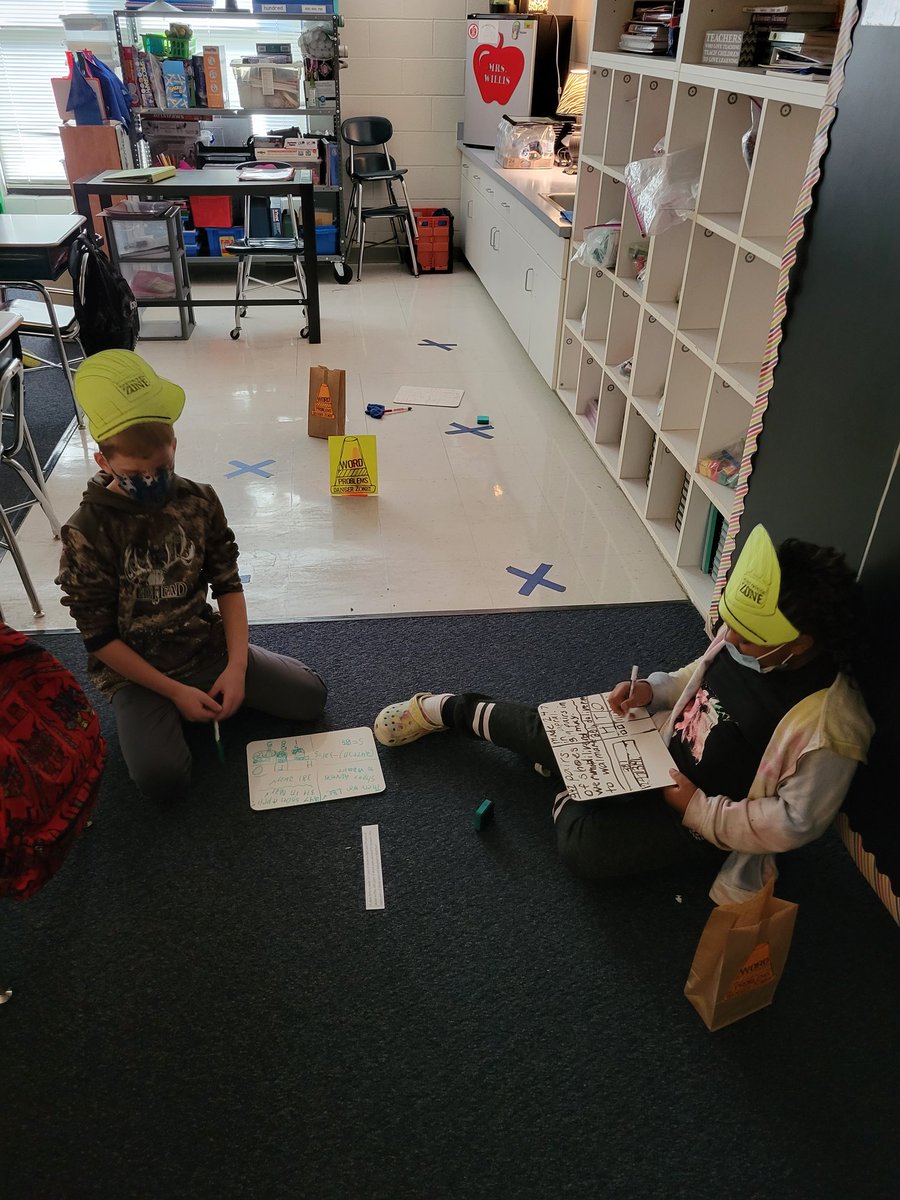 EBESWillis's tweet photo. Word problem, partner work!! We've got this, NO danger here!! #ROCKmath #NBT2 #OA8 #magicofmath  @ECUcrystalECU @EdwardBestFCS @FCSchoolsNC https://t.co/kazG30yhJI