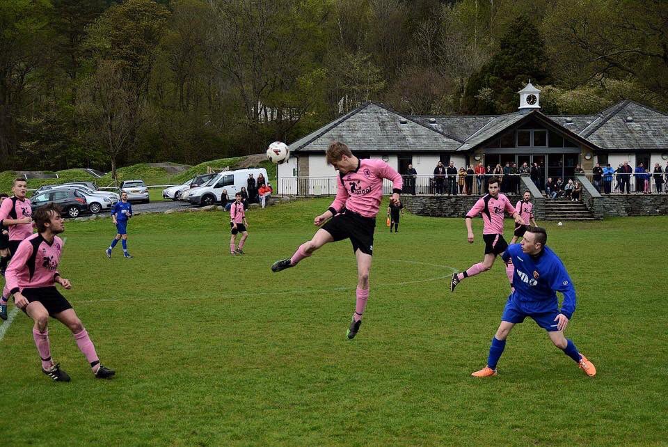 CarletonBFC's tweet photo. @BBCSport @BBCTwo @StockportCounty @OfficialBWFC Only ever be one true pink kit #pinks https://t.co/Ng72Ui4L7T