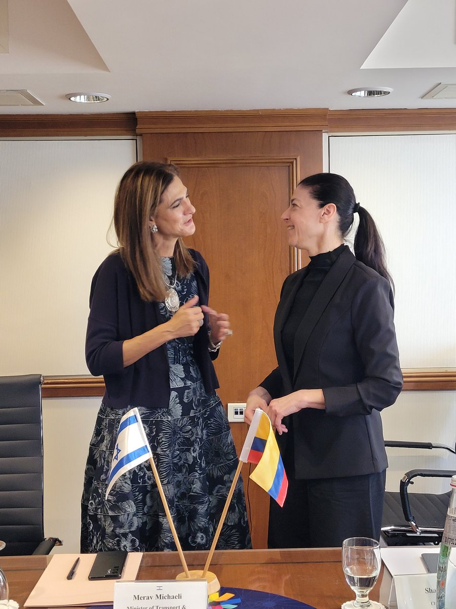 MeravMichaeli's tweet photo. A pleasure to meet #Colombia's transport minister @orozco_angela at this year's #SmartMobilitySummit.
Smart transport is clean transport and we are committed to getting Israel even smarter, and quickly. https://t.co/2jqfhx09Xs