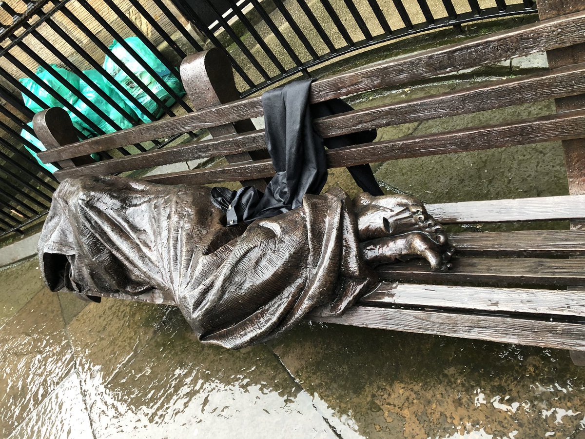 EarlGreyPlease's tweet photo. Glasgow: In the middle of @COP26 chaos lays homeless Jesus https://t.co/8at9HfGjkI