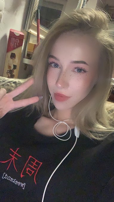 Check my Of 😝😝.                         https://t.co/EkBqUqopYx https://t.co/mIHoEgENdc