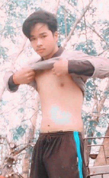 hoon_single's tweet photo. អ្នកថតនិងពិនណាស់ ក្ចិលយាយ,🤨 https://t.co/E93x6MTMhj