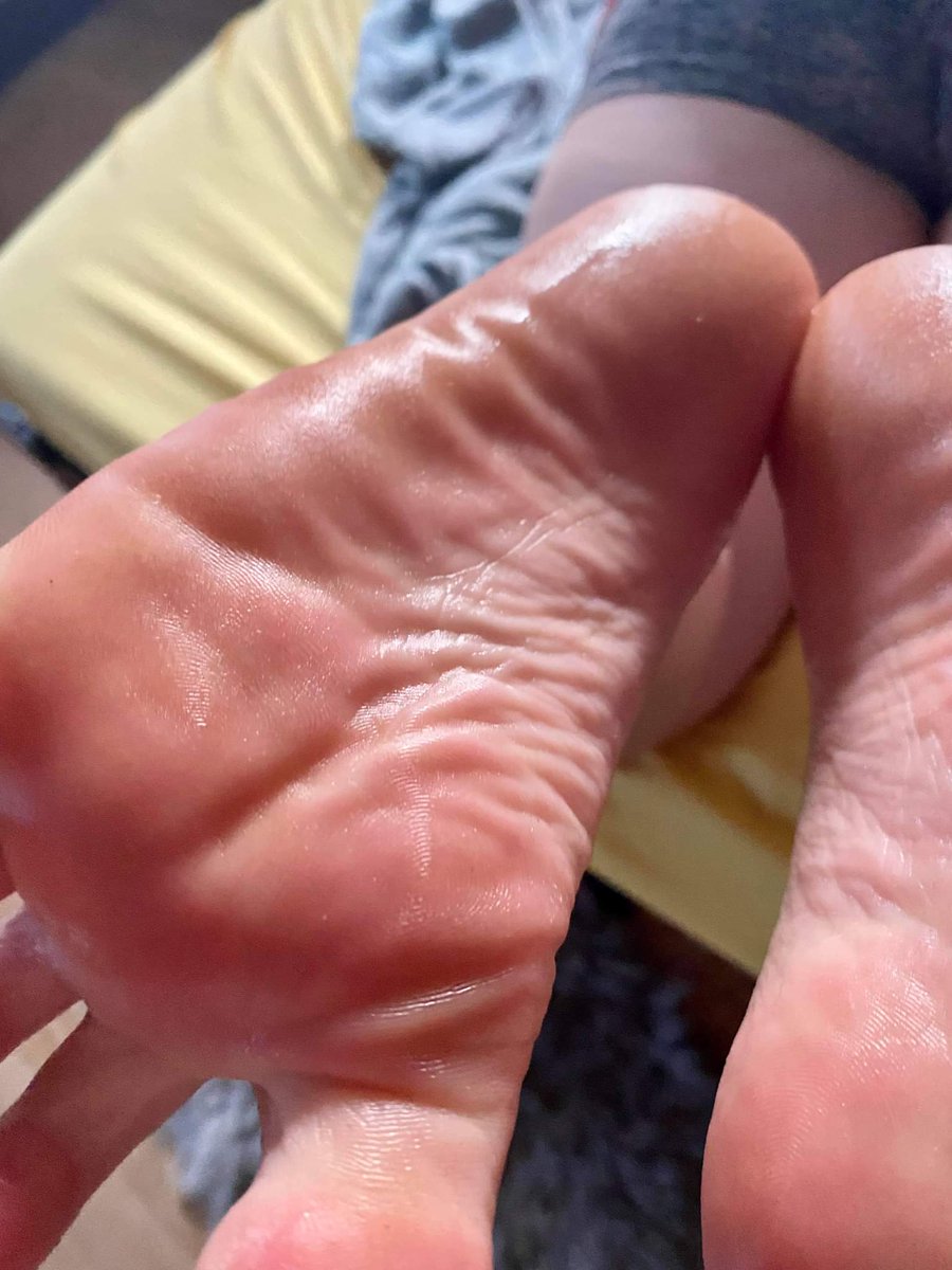 kat_smooth's tweet photo. Selling feet content 🥺❤️ dm me https://t.co/77rwf079qj