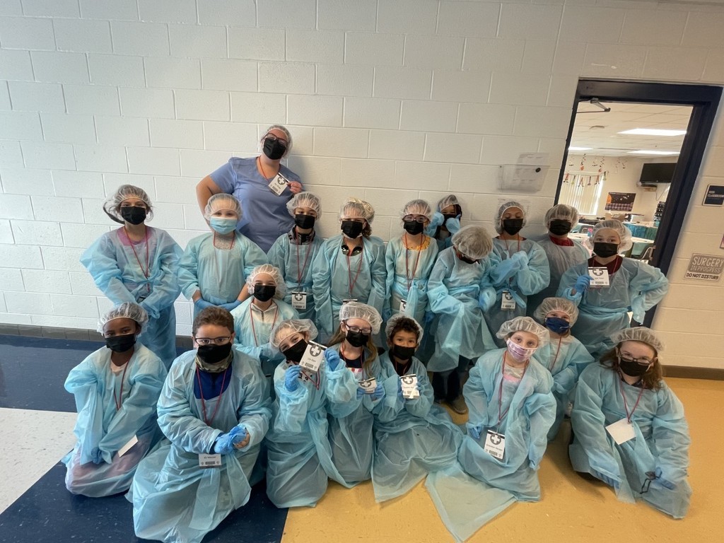 FCSWV's tweet image. Holly Bragg and students were Dr.&apos;s in math class at New River Intermediate. They disected math problems using the distributive property. #Math4LifeWV #FayetteBridgeToSuccess