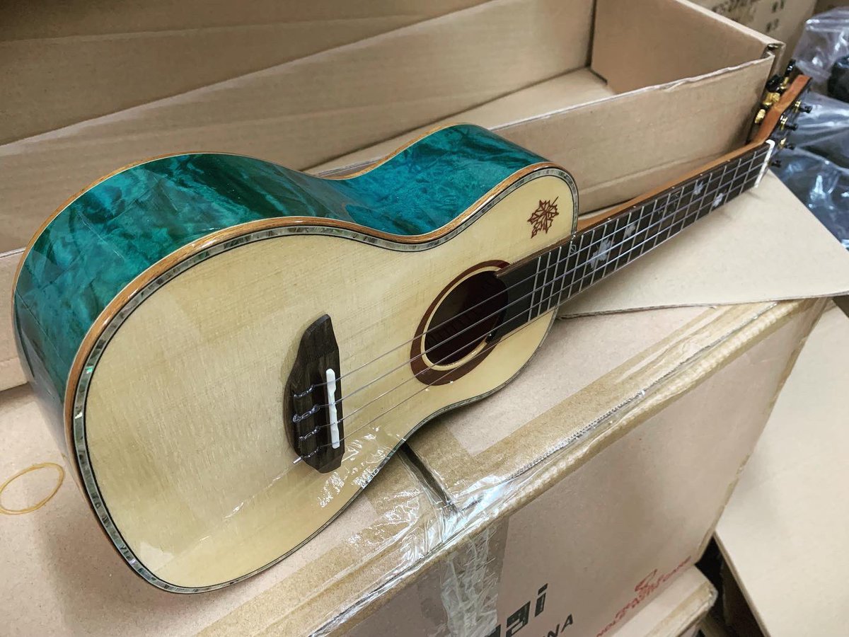 mrmaiukulele's tweet photo. MDC ukulele concert #lukulelecover #ukuleleonline #ukuleleshop #ukulelestore #Allsolidkoa #Mrmaiukulele #ukulele #ukuleletutorial #ukulelelessons #ukuleles #ukulelesongs #ukuleletime
#ukulelelover #Ukulélé #우쿨렐레 #ウクレレ
#music #guitarcover
#guitars #photography https://t.co/ZevFG27g8c