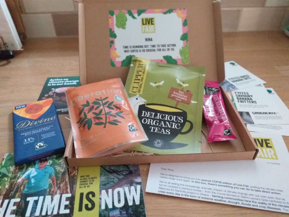 FairtradeNina's tweet photo. Thanks @FairtradeUK for my latest #livefair box. @EatLiberation @divinechocolate @clipperteas @ShropsFairtrade . https://t.co/46jbO4ZH53
