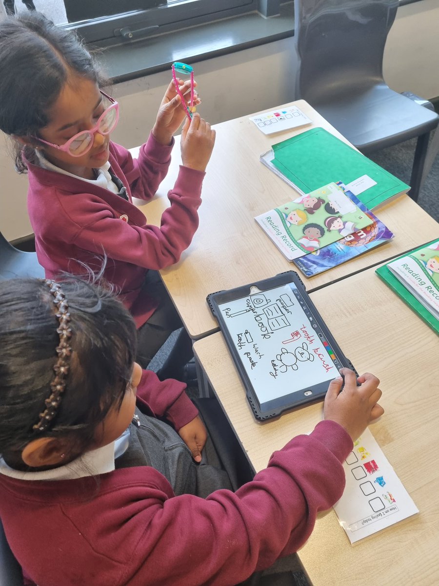 Computing in year 2 had us creating digital drawings of items we might want to take into space with us. The children developed their digital skills, whilst also finding out lots of interesting facts about life in space. #wearestannes <a href="/StAnnes_EHS/">Emma Hardy Smith @ St.Anne’s</a> <a href="/PMoorStAnnes/">Pete Moor</a>