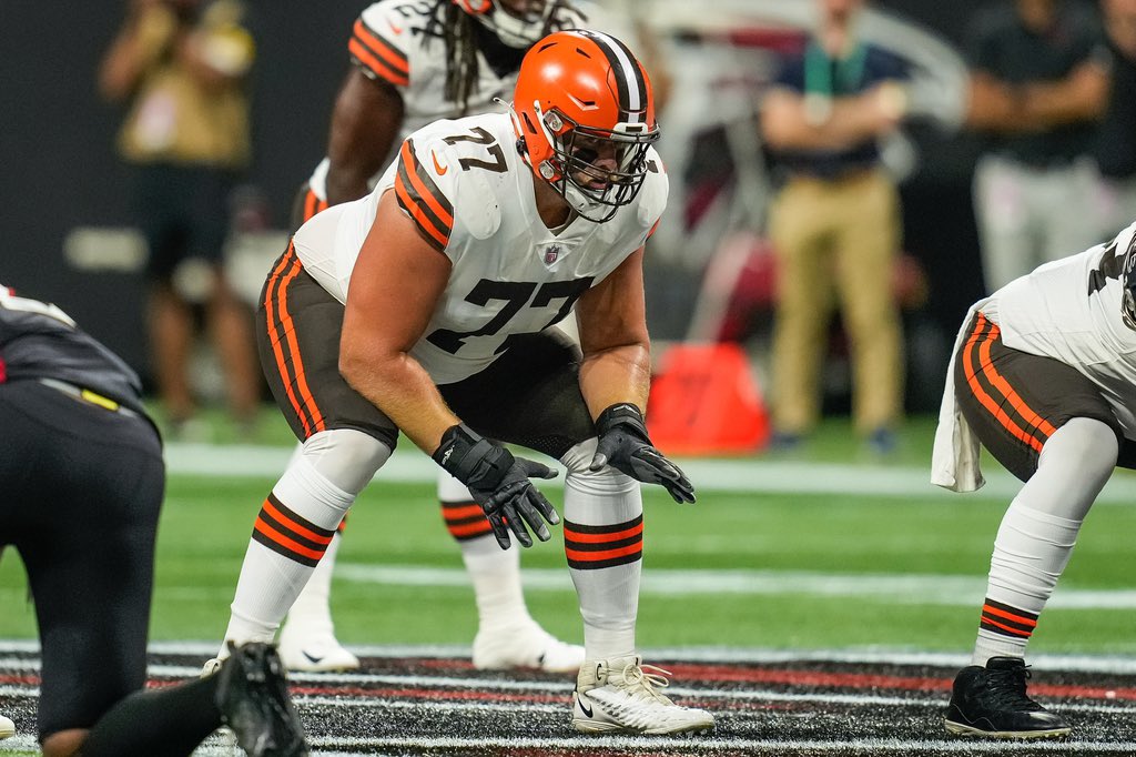PFF_Browns's tweet image. The #Browns have two of the three highest-graded guards in the league 💪

🥈 Wyatt Teller- 89.8 grade 💰
🥉 Joel Bitonio- 88.7 grade