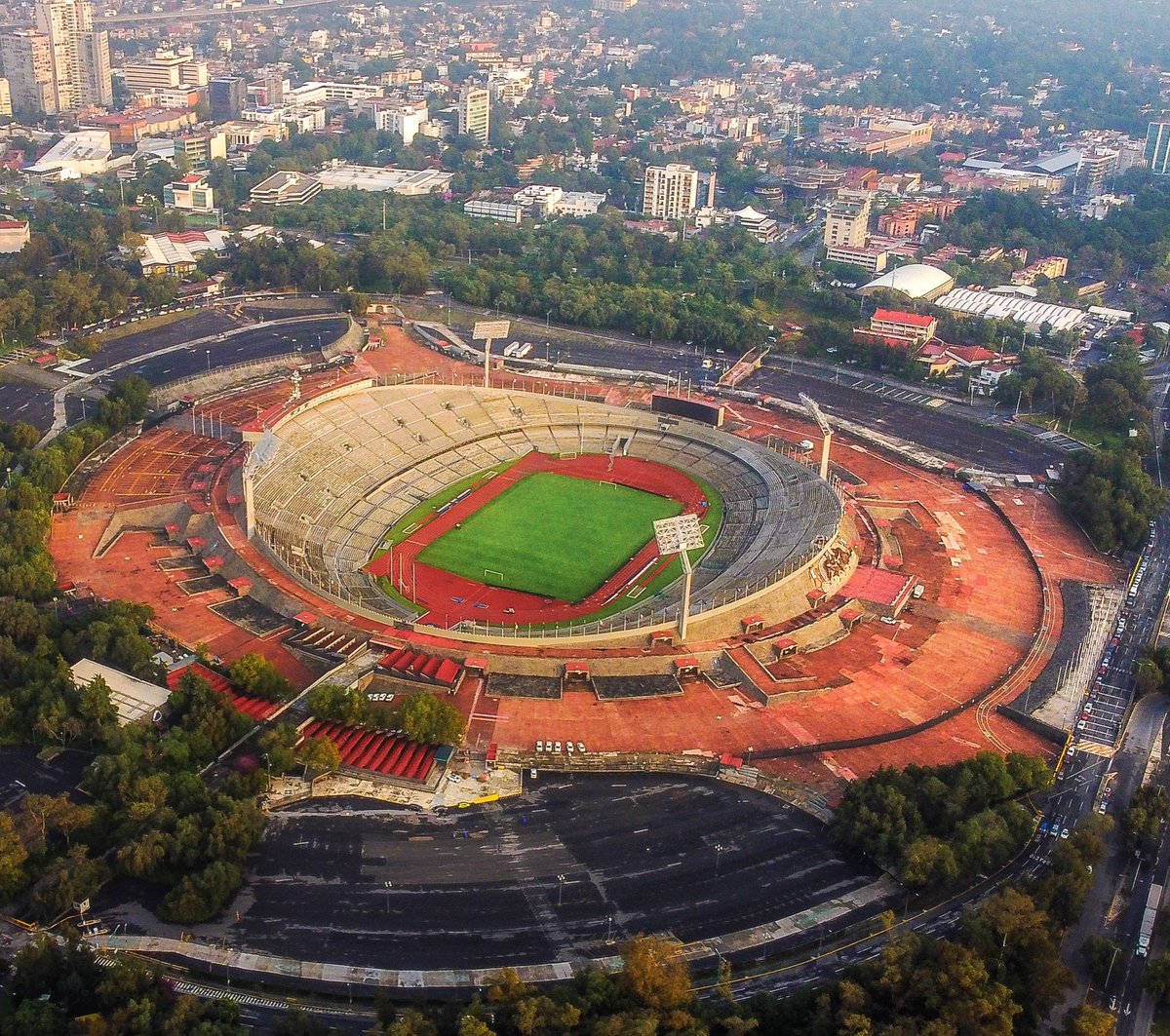 promocionCDMX's tweet photo. 📍Estadio Olímpico Universitario
¿Conoces este emblemático lugar en el corazón de Ciudad Universitaria? ❤️
#PromocionCDMX https://t.co/IkpM4I4DDP