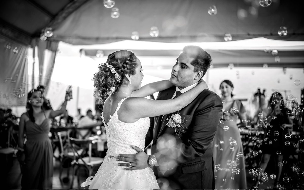 enigmatino's tweet photo. El amor está en el aire ❤️
▪
▪
▪ #mexicoweddings #novias #novias2021 #novios #oaxaca #oaxacadestinationwedding
#oaxacawedding #wedding #weddingfotographer
#weddings #wedphotoinspiration
#bestweddings #boda #bodas #bodas2021 #bodasmexicanas #bodasmexico #bodasoaxaca https://t.co/RcEkvyEiLi