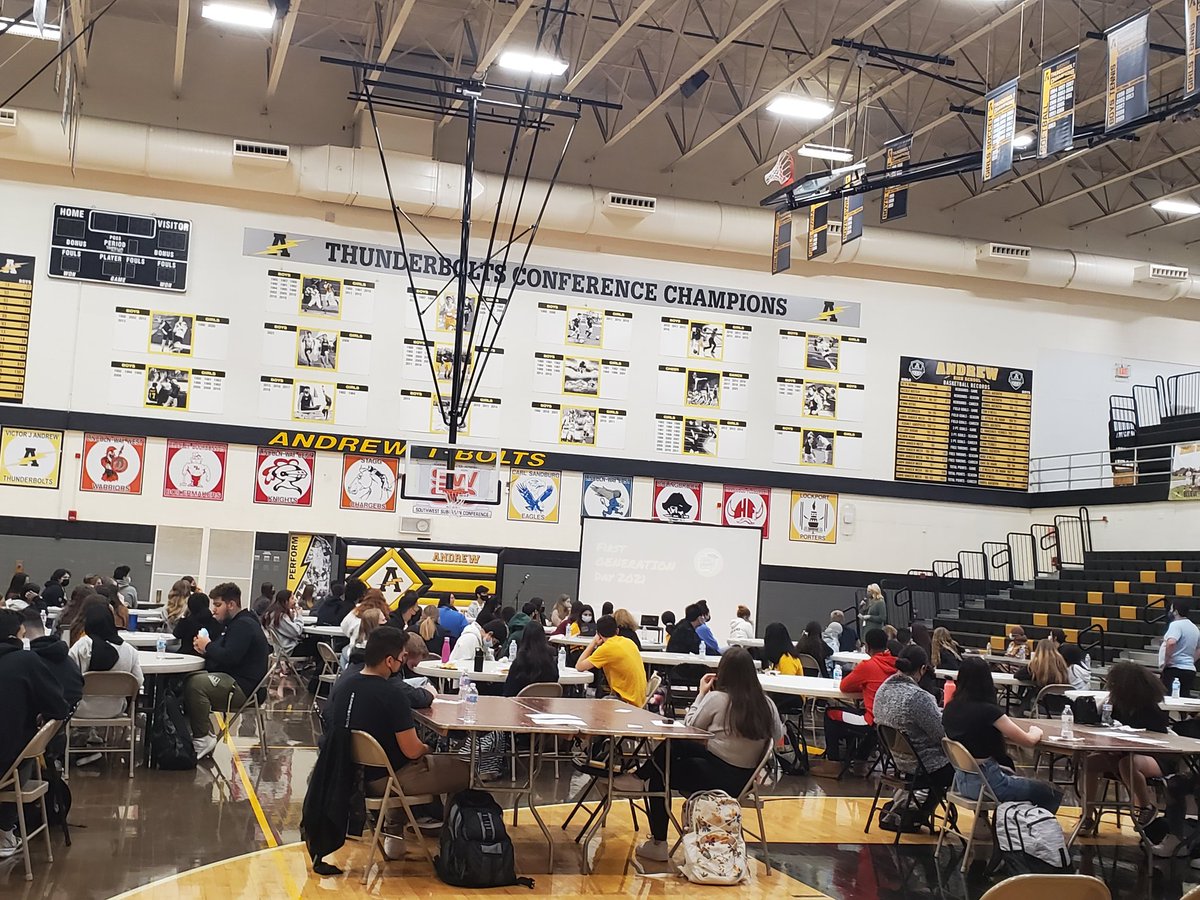 1st Generation College Day <a href="/AndrewHS_d230/">Victor J. Andrew High School</a>! Thanks to Mr. Keane and the <a href="/CHSD230/">District 230</a> Foundation.
@MrDailey_VJA <a href="/vjaguidance/">VJA Guidance</a> <a href="/miss_pajic/">Demeri Pajić</a> @Rnolting21 #BringbacktheThunder