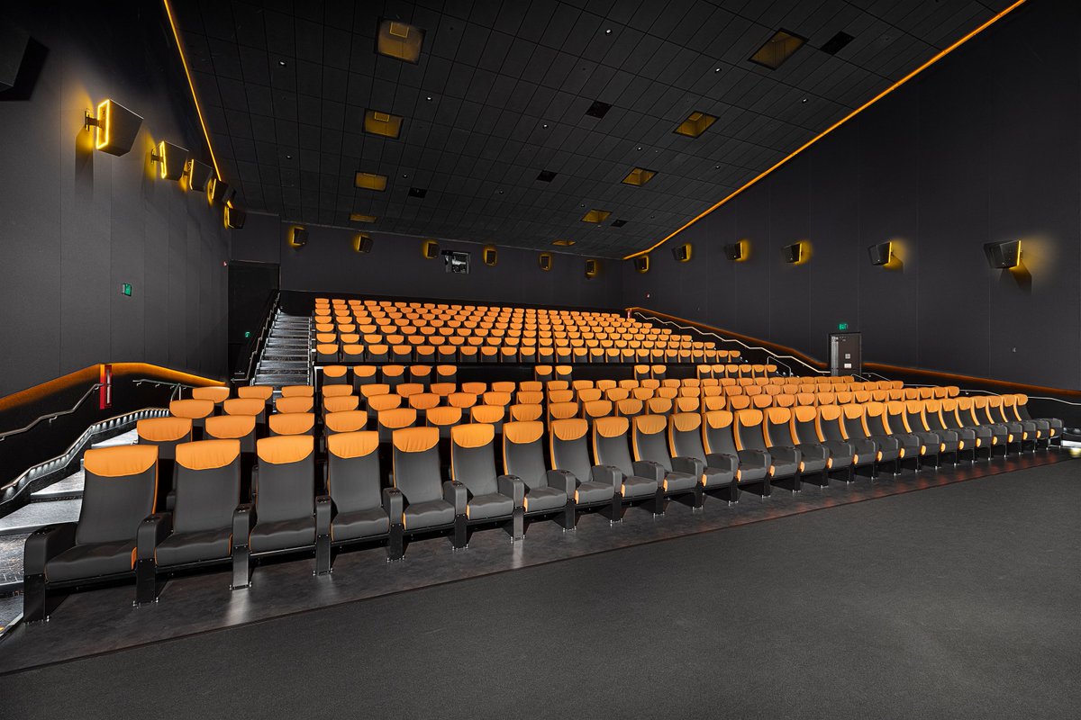 SSESeating's tweet photo. Great looking photos of the NEW CONSTRUCTION @Regal  Stonestown Galleria 12 screen including 4DX, Luxury seating with dining, as well as "standard" cinema seating. A great project in the heart of San Francisco, CA. @Stadium Seating Enterprises, Inc. #prefoam #geofoam https://t.co/VrDvi7SRiO