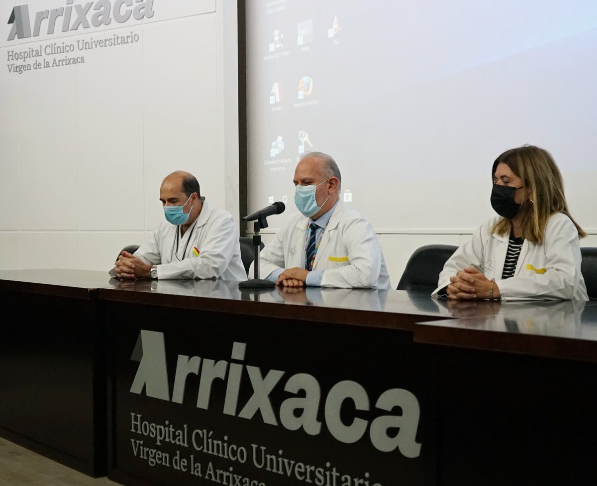 AreaUnoArrixaca's tweet photo. 📢I JORNADA DE #ENDOSCOPIA AVANZADA EN COLON Y #CRIBADO DE #CÁNCERCOLORRECTAL.
📸de la bienvenida de la jornada a cargo del gerente del @AreaUnoArrixaca, @BaezaAlcaraz y el jefe de servicio de #AparatoDigestivo, Dr. Fernando Alberca de las Parras @FernandoAlberc1
@Murciasalud https://t.co/AeB2Pe7Q7e