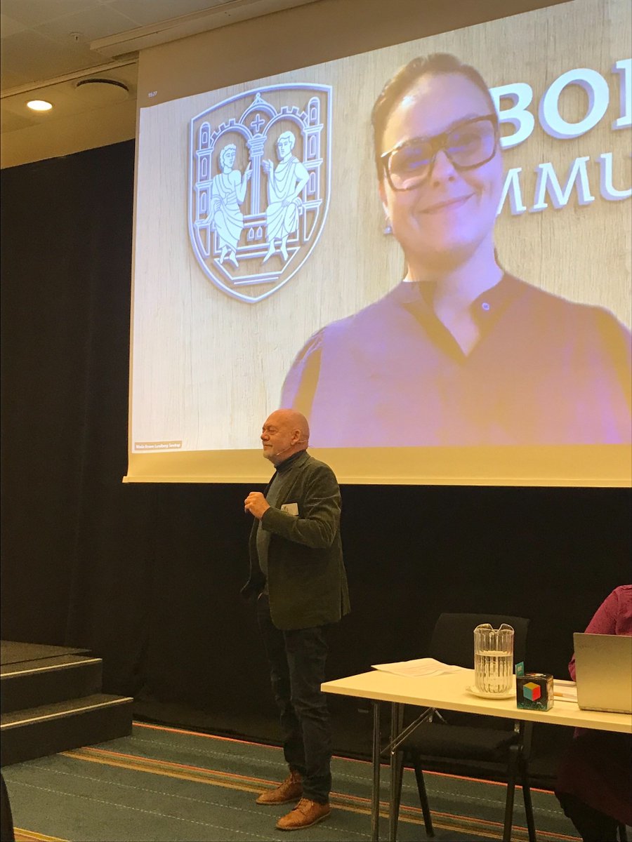 patientsikker's tweet photo. ”Vi GØR for meget og ER for lidt. Når borgerne er døende”. Maila Tandrup, omsorgschef i Viborg Kommune og projektleder for ”Livets afslutning”, bl.a. i samarbejde med PS! og @OveGaardboe, vil gerne undgå overbehandling og sikre lov til at dø i fred og ro. Workshop på #patient21 https://t.co/EkuZLuzAo7
