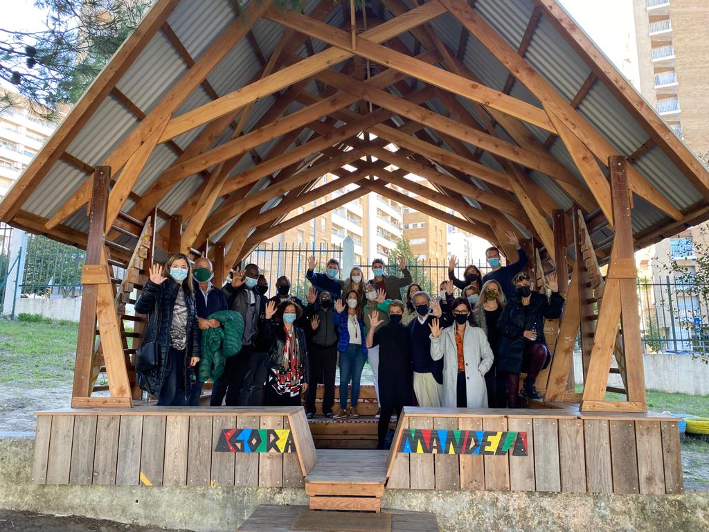 Incopte's tweet photo. Hoje, em visita por várias escolas públicas que abraçaram a filosofia Ubuntu como mecanismo de recuperação da aprendizagem, passamos pela Ibn Mucana, em Cascais, onde o Ubuntu também passa pela expressão artística. 

#AcademiaDeLíderesUbuntu #Malala https://t.co/XC7N3gwDrI