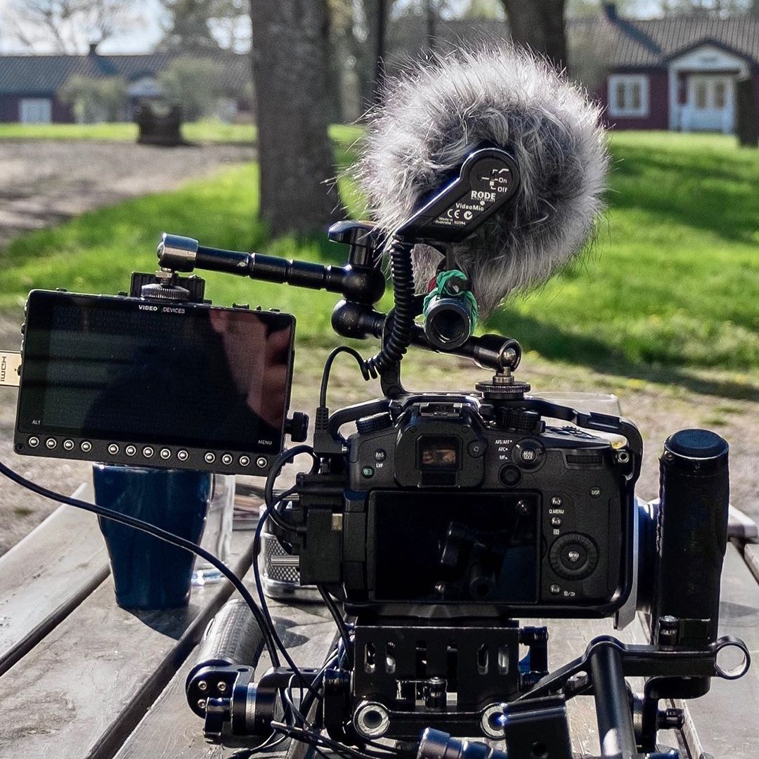 How to fit three cameras into one cage? . @pramproductions . #gh5shooters #lumixexperience #lumixlens #lumixjapan #lumixpanasonic #lumixmoment #panasonicitalia #gh5video #gh5lumix