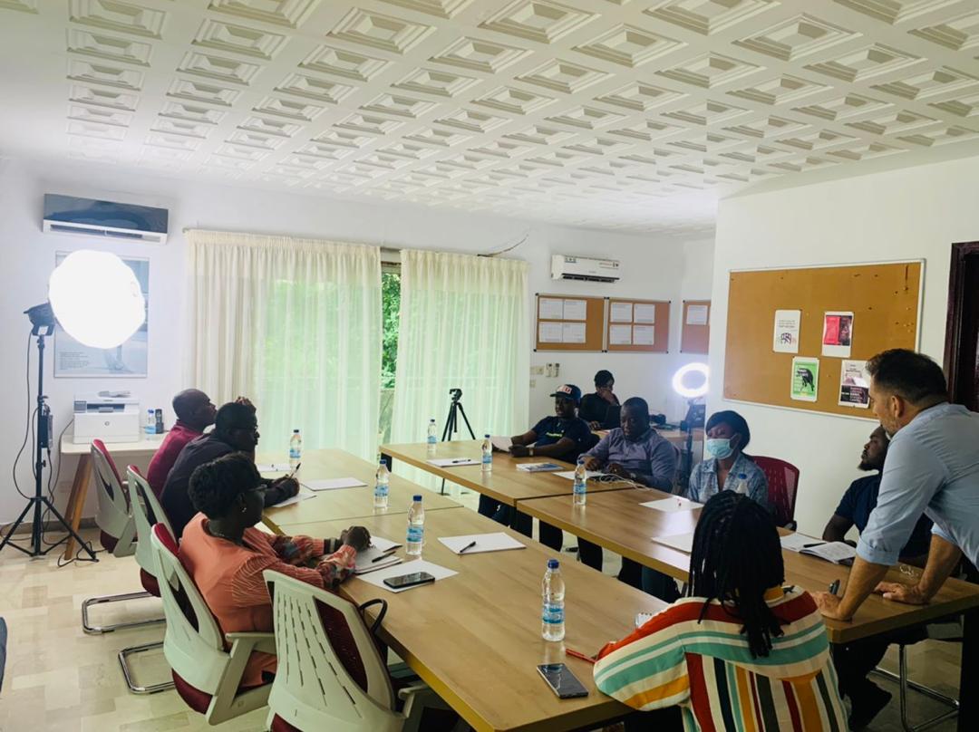 SMART_METRIX_'s tweet photo. Coaching de la fonction commerciale avec notre client PPG SEIGNEURIE CI.

#Coaching #SMARTMETRIX #business #développement #Africa #CIV225 https://t.co/MWYSXwvMut