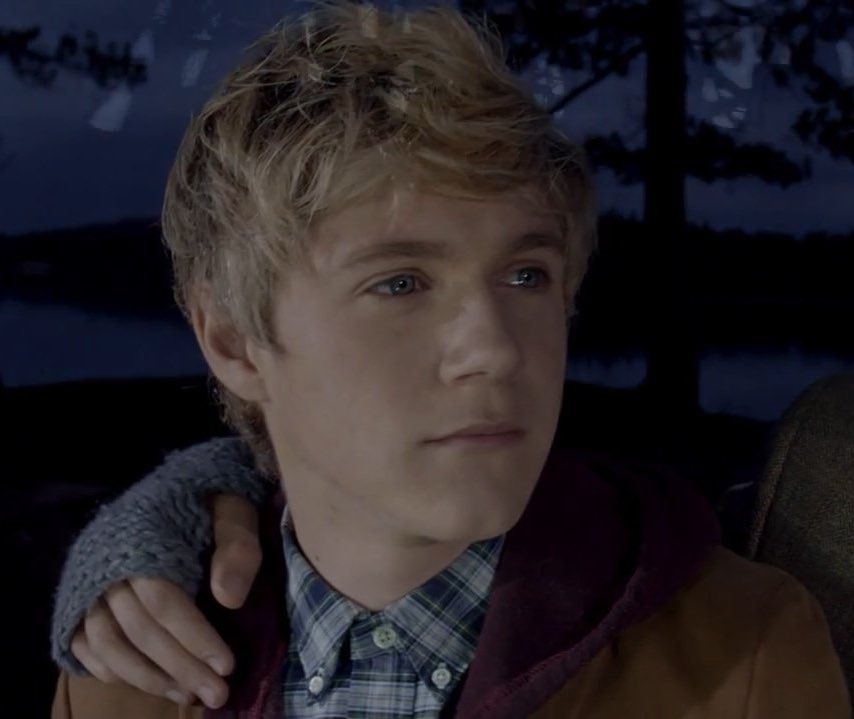 niallhprojects's tweet photo. 🔙| Hace 10 años, Niall Horan en el video musical de "Gotta Be You" https://t.co/9R0iYrnzB1