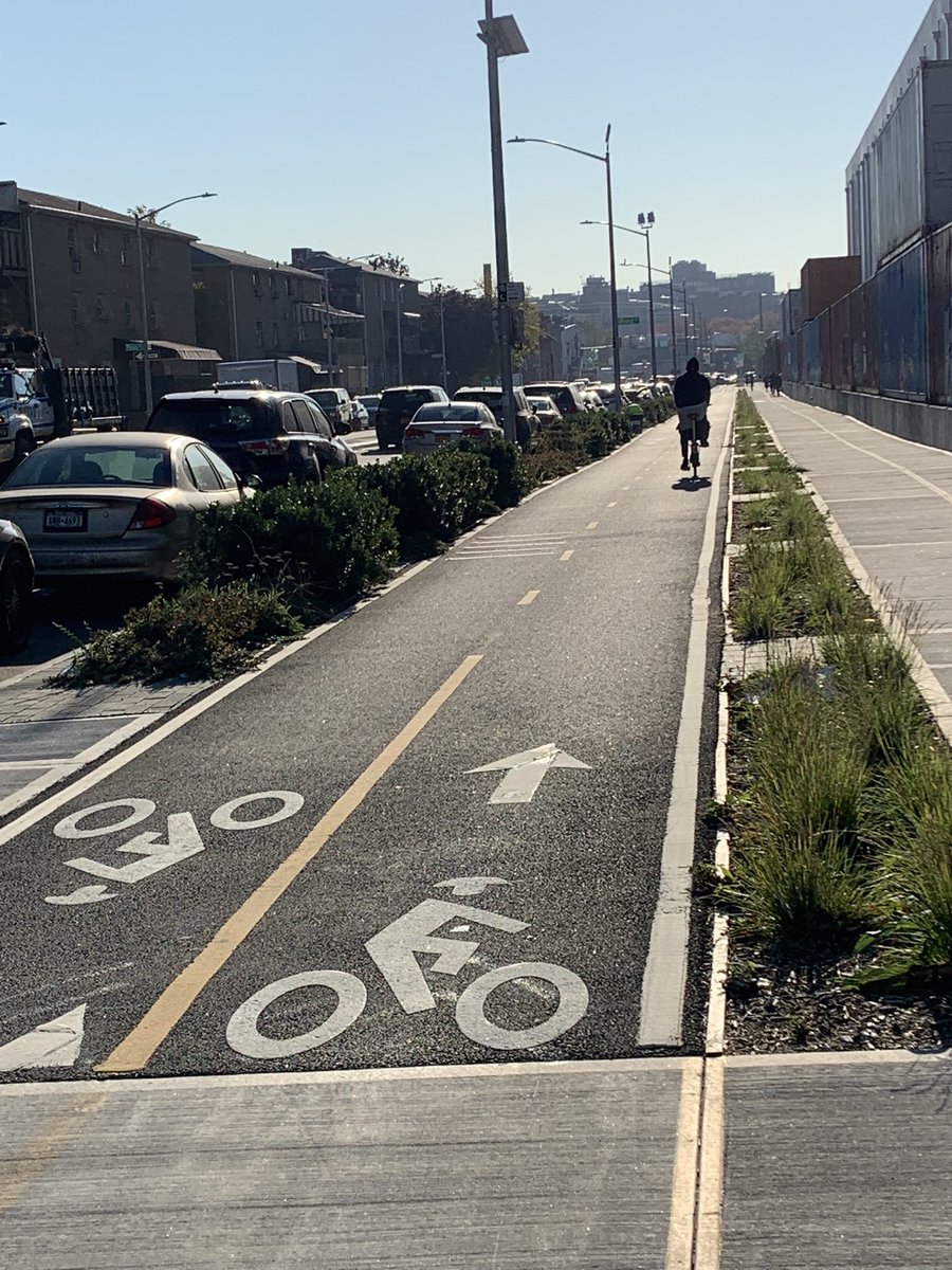 This is a cycle path. It’s magnificent. Away from traffic. More please <a href="/NYC_DOT/">NYC DOT</a>