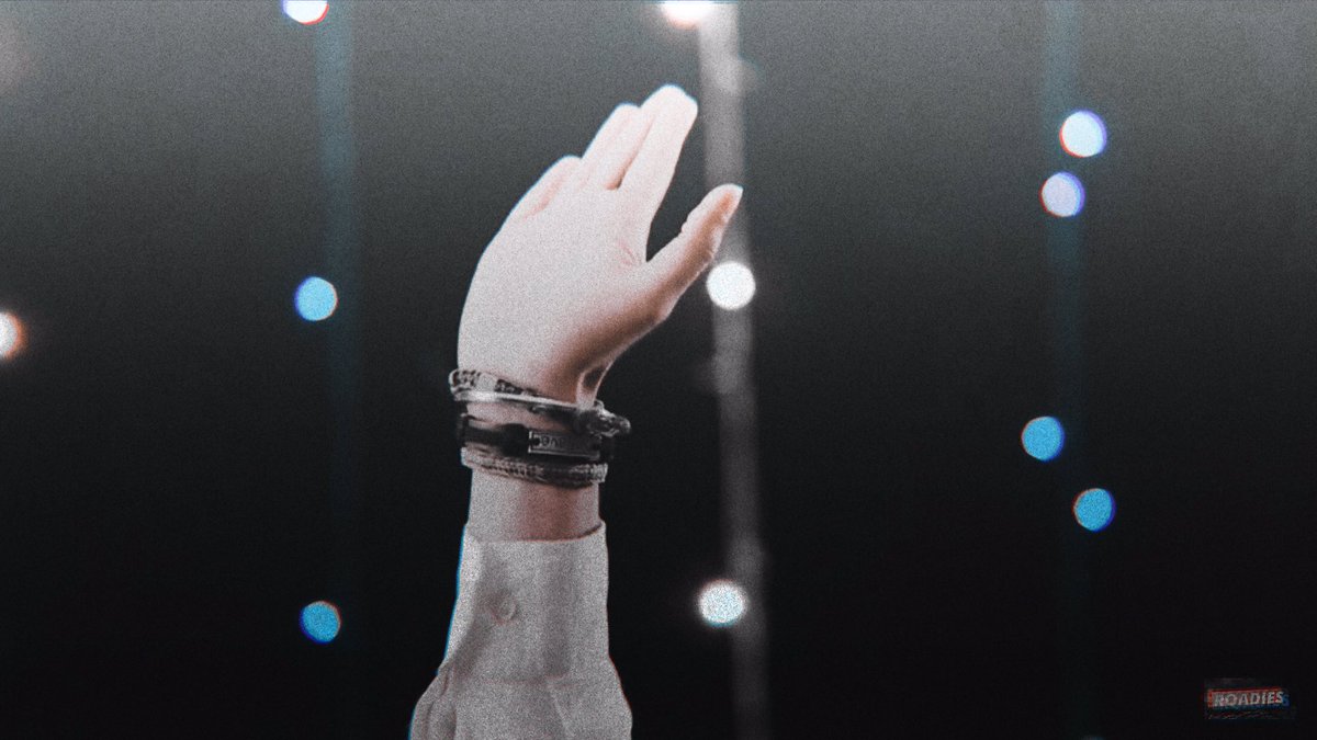 piyasaaware's tweet photo. will he ever stop making fun of her smol height? nope. :p

—
MANAN IS COMING BACK https://t.co/jOsJs4YGYl