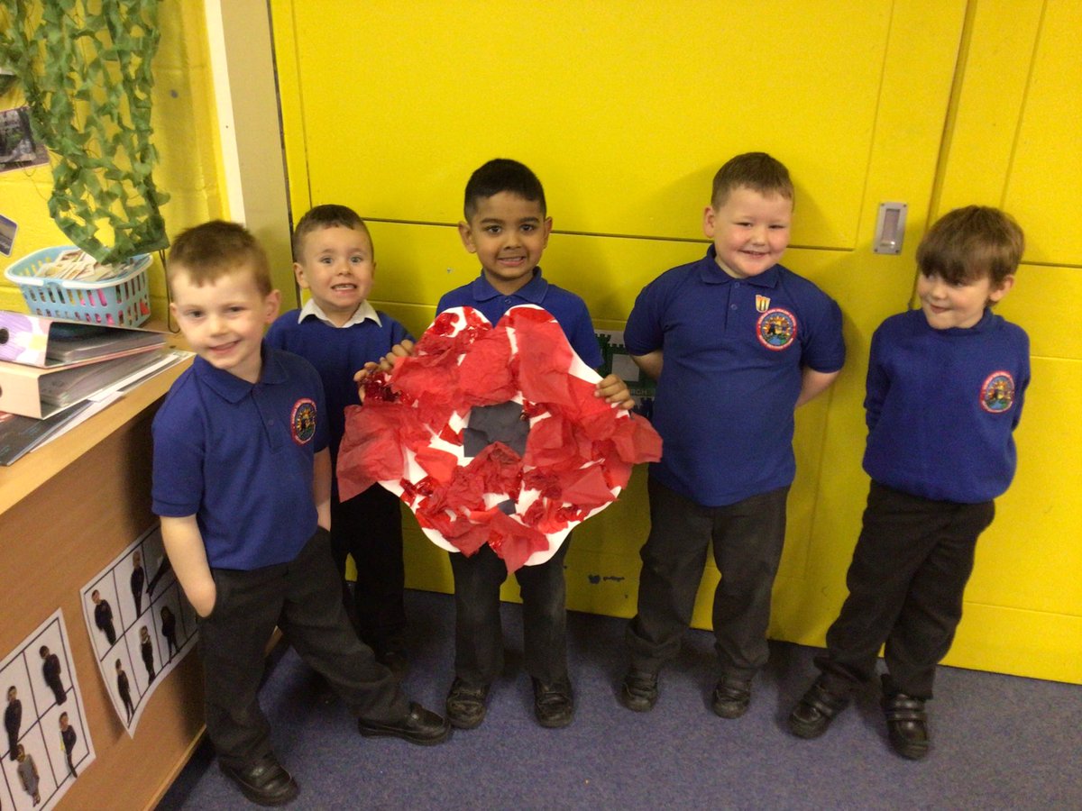 Hadrian_Park's tweet photo. Reception A worked together in their teams today to decorate poppies for Remembrance. #HPPSEYFS #HPPSRPandas https://t.co/cS0cTdF0rG