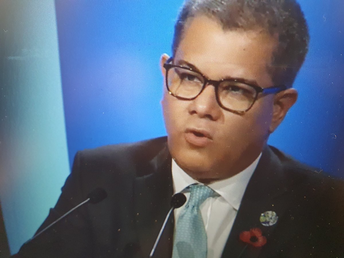Stina_Soder's tweet photo. "1.5 degrees is keeping us alive, 2.0 is a death sentence." @AlokSharma_RDG avslutar IPCC-seminariet på #COP26 om varför det är viktigt att hålla fast vid 1,5-gradersmålet. https://t.co/3wvY2OKFdv https://t.co/PAfsZ1dCCH