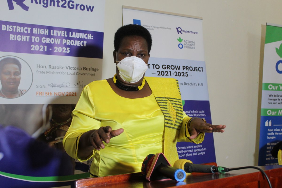 cisanu_uganda's tweet photo. Gospel of #Multistakeholder approach to fighting #malnutrition & #endinghunger can never go wrong.
@BagumaRT from #civilsociety, Hon Victoria Businge Rusoke State Min for #LocalGovt & Hon Aseera Stephen MP Buhanguzi East at the launch of #R2GProject by @ACFinUganda in Kikuube https://t.co/PAZX2yK5hi