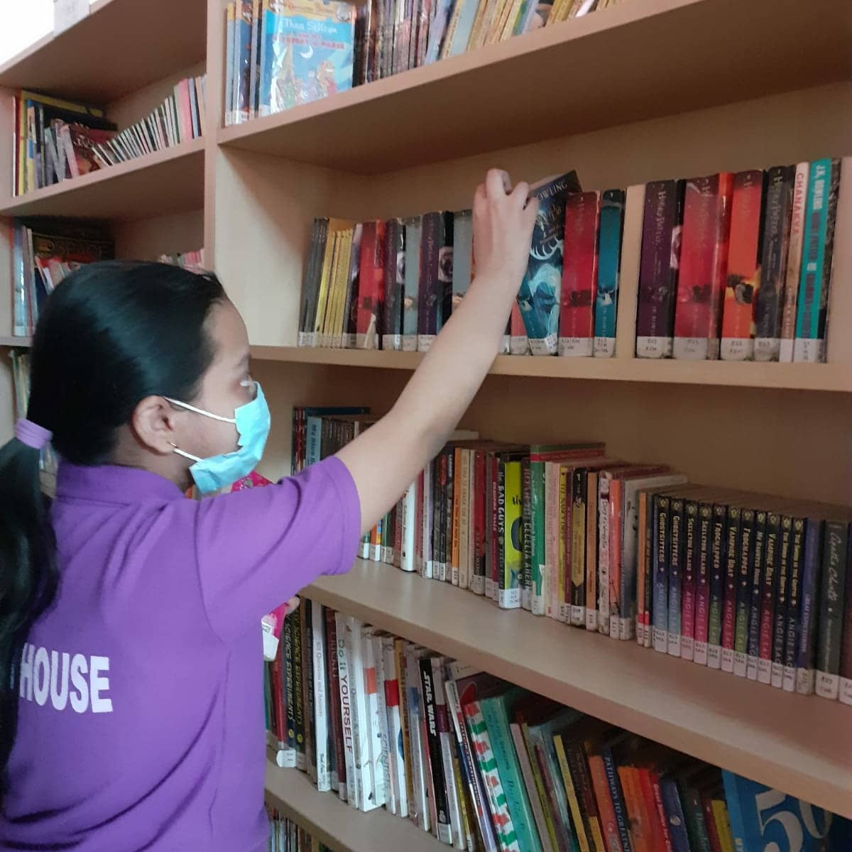 dpsgbn's tweet photo. We at DPS,GBN inspire #readers to be the #leaders.
Reading is always fun especially when it is accompanied by a friend!
#dpsgbn #Libraryusers #Literacy_Trust #readingforpleasure #booklover #readingforhappiness #GoodRead #booksarelife #greatreads #books #bookpassion https://t.co/jRR4UZexgb