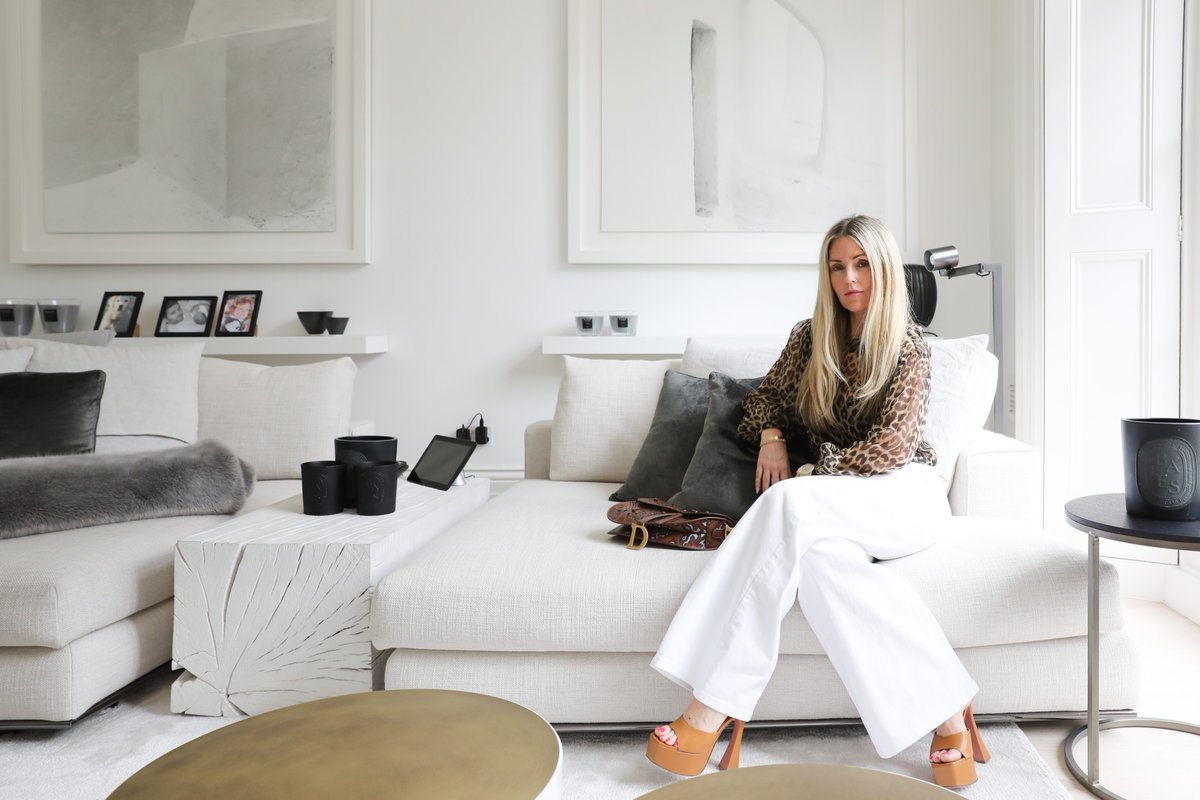 🤍 Ice Ice Baby 🤍 Inspired by the queen herself, Kate Moss, our Kate Jeans are super cool and oh-so flattering. 
ow.ly/hvYa50GzZ45

#donnaida #donnaidagirls #donnaidadenim #winterwhites #whitejeans #whiteflares #aw21 #fashionofinstagram #jeans #denimlover