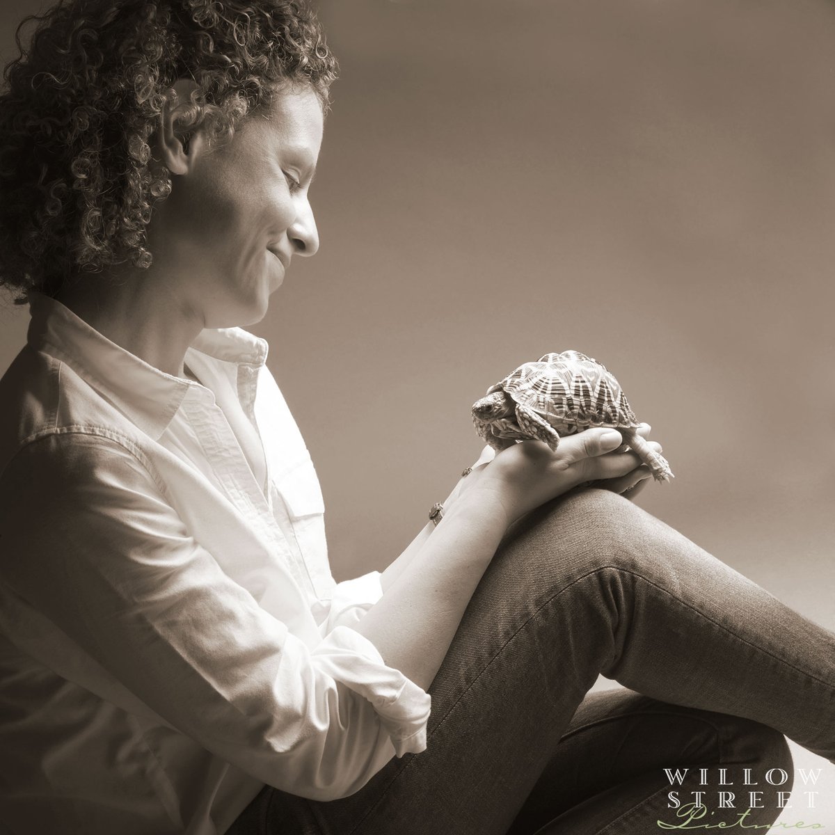 WillowStreetPic's tweet photo. Some friends come in small packages๐ข
.
.
.
#turtle #turtles #turtlephotography #willowstreetpictures #turtlelove https://t.co/juZXuAJ1AD