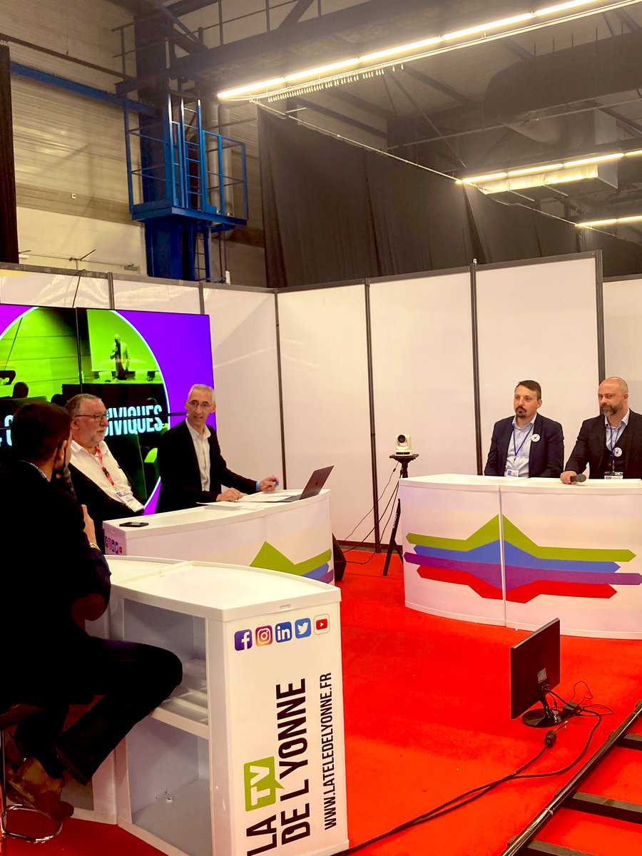 BFCnum's tweet photo. Depuis le salon des #RIDY - rencontres industrielles en BFC à @auxerrexpo Retrouvez-nous sur le stand B7-B9 ! Avec Brainytech @CtDaap Profilae @Frdriquelecomt2 #industrie #usages #rencontre @CCIYonne @cci_bfc @bfc_region https://t.co/X1VG5b7P1r