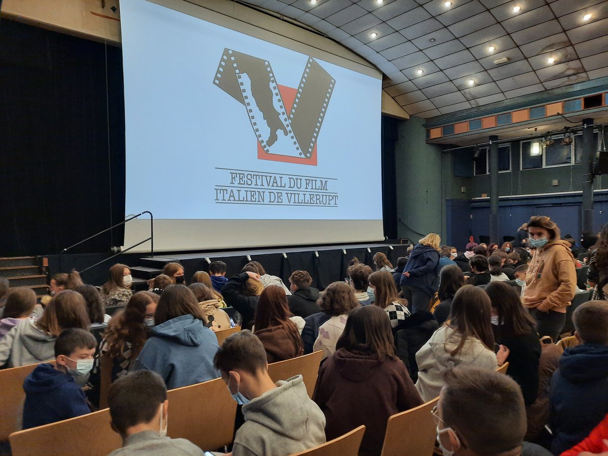 College54's tweet photo. Une belle journée au @FFI_Villerupt pour les élèves de 3ème. Deux très beaux films au programme. L'exploitation en classe s'annonce riche et intéressante. https://t.co/m1IluMq2vS