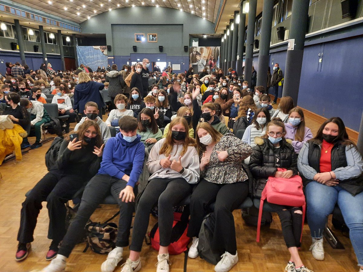 College54's tweet photo. Une belle journée au @FFI_Villerupt pour les élèves de 3ème. Deux très beaux films au programme. L'exploitation en classe s'annonce riche et intéressante. https://t.co/m1IluMq2vS