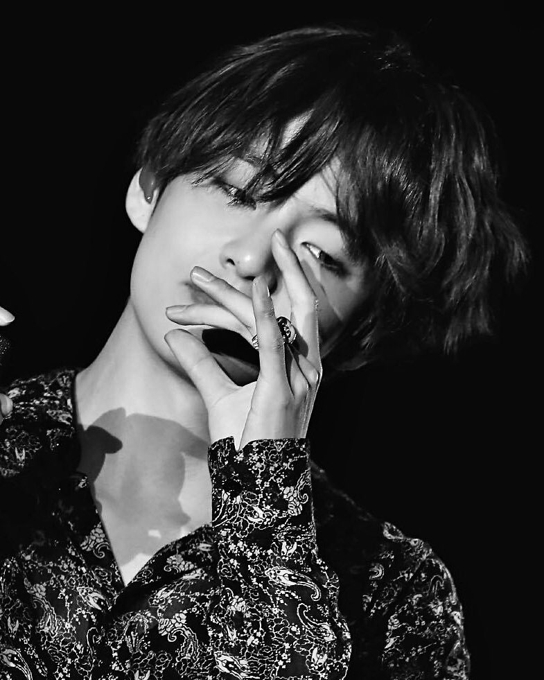 taehyung pics tweet media