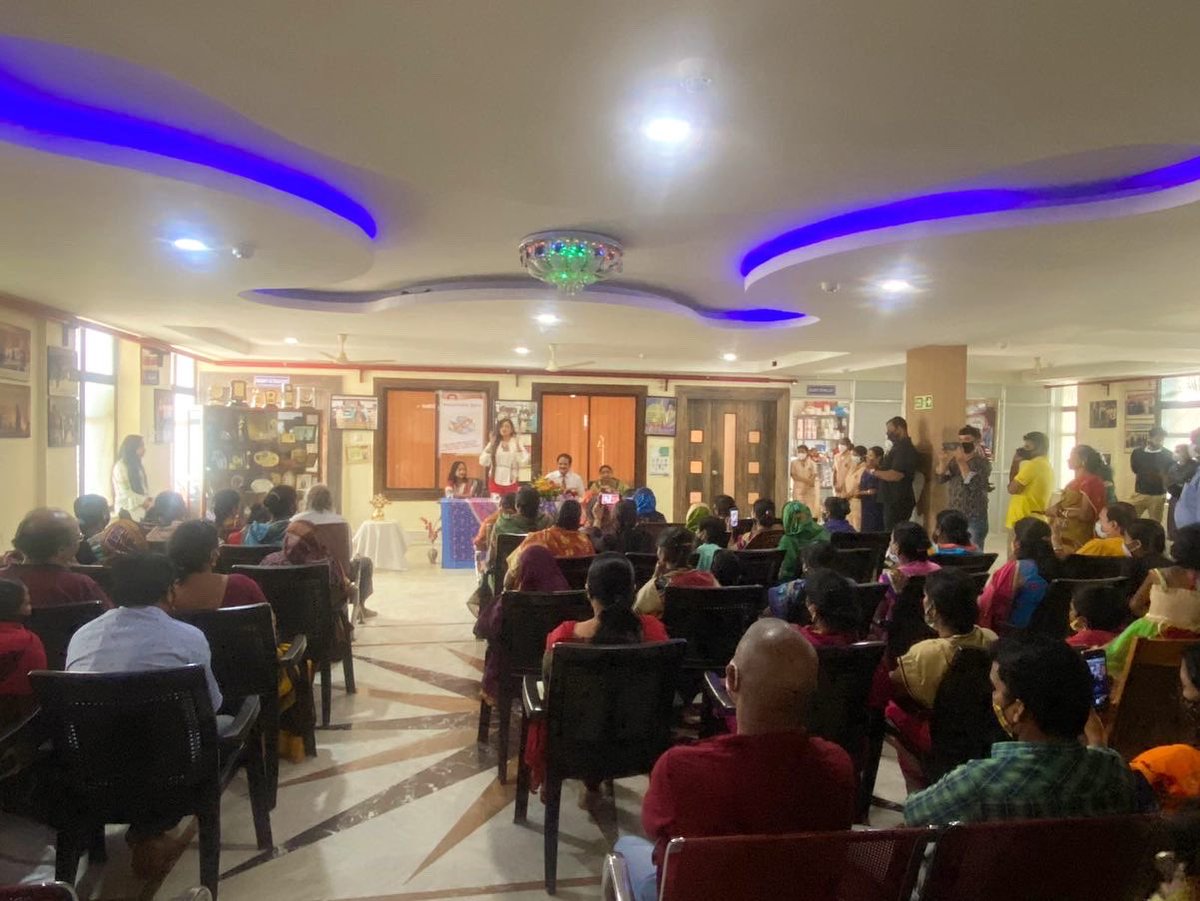 architaworld's tweet photo. Joined Shrusti Hospital,Dr. Tushar Kar and Dr.Ashranti Kar to spread the awareness of the tests which looks for precancer or cell changes which happens much before cervical cancer is detected.Early detection can cure cervical cancer. Let’s be aware of it.
 #cervixcancerawareness https://t.co/NZErRvJvL6