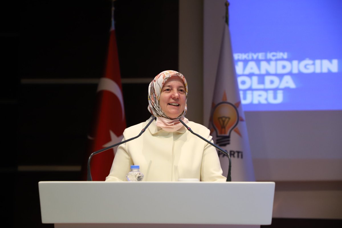 AKKADINGM's tweet photo. AK Parti Teşkilat Başkanımız Erkan Kandemir'in ve Başkanımız Ayşe Keşir'in katılımlarıyla 81 İl Kadın Kolları Teşkilat Başkanları toplantımızı ve çalıştayımızı gerçekleştirdik.

#KadınlarlaBüyükTürkiyeYolunda https://t.co/Hzgo1xR9xl