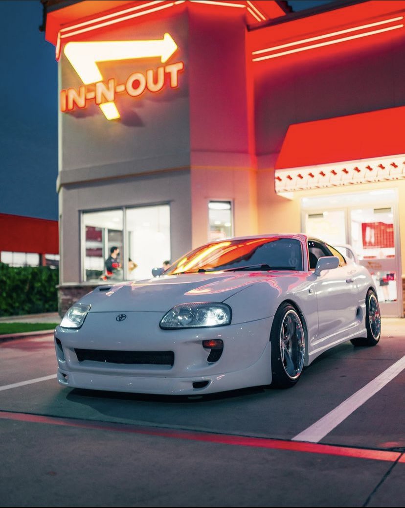 SlvmmedNation's tweet photo. In N out + Supra >> https://t.co/fH3g9uBSCx