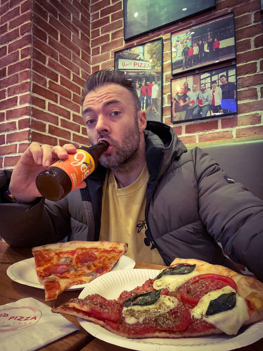 ThraXtonius's tweet photo. Post pump refuel 🏋🏻‍♂️🍕🍺
#happiness #norabbitfood #sixpacksaresonineties #allthereps #carbloading https://t.co/sxhvtRKRkM