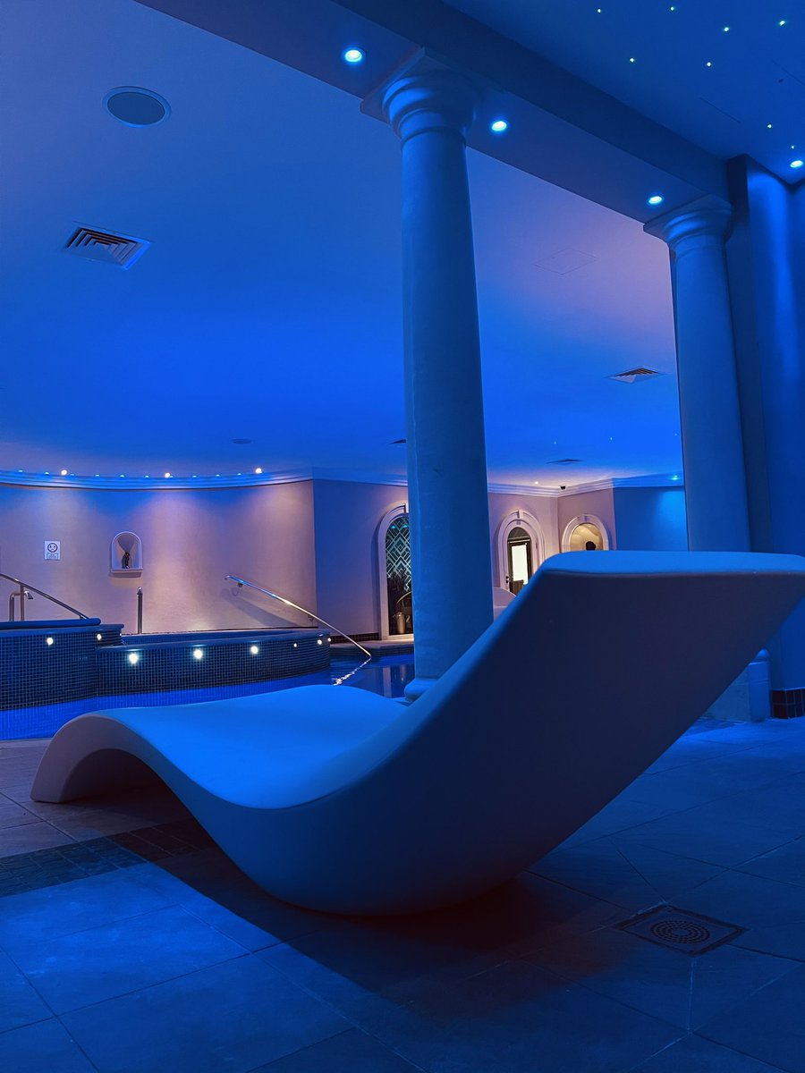 AquaMandaSpa's tweet photo. Our New poolside furniture is stunning &amp; ready for you to relax &amp; enjoy your #spaday #spabreak with us @AquaMandaSpa @HempsteadHouse https://t.co/TexUFY1Z3D