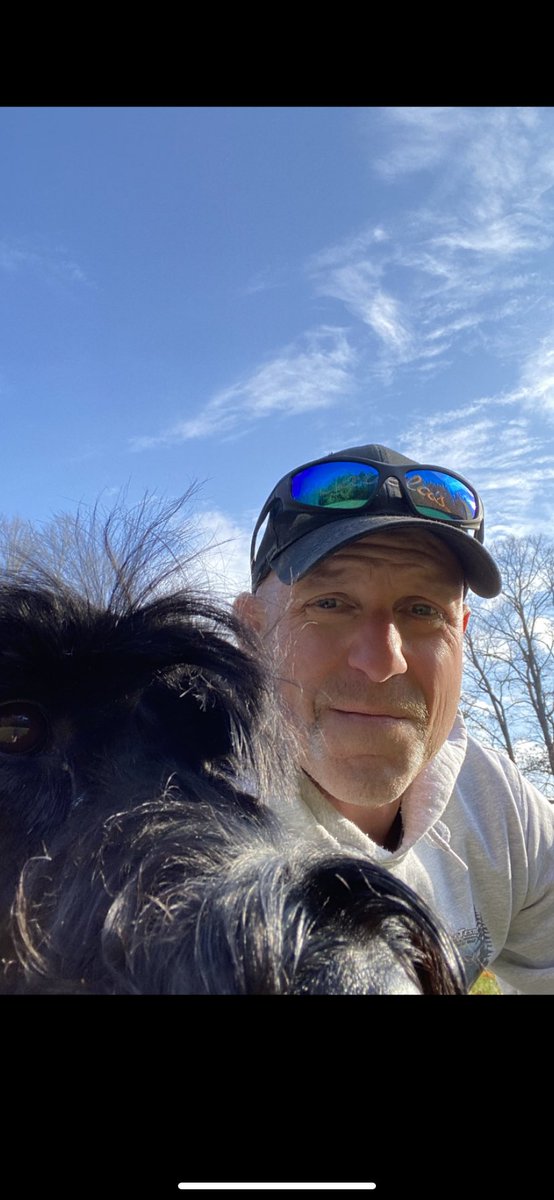 bradhopper14's tweet photo. No jacket needed on a November 9 morning walk after a night shift…we will take it! @ryanlindley @thatnerddad @ItsDeanBlundell @weathernetwork @worldsbesthuger @leanneschaefe12 #offloaddelay #MentalHealthMatters https://t.co/LcDF1SHEb1