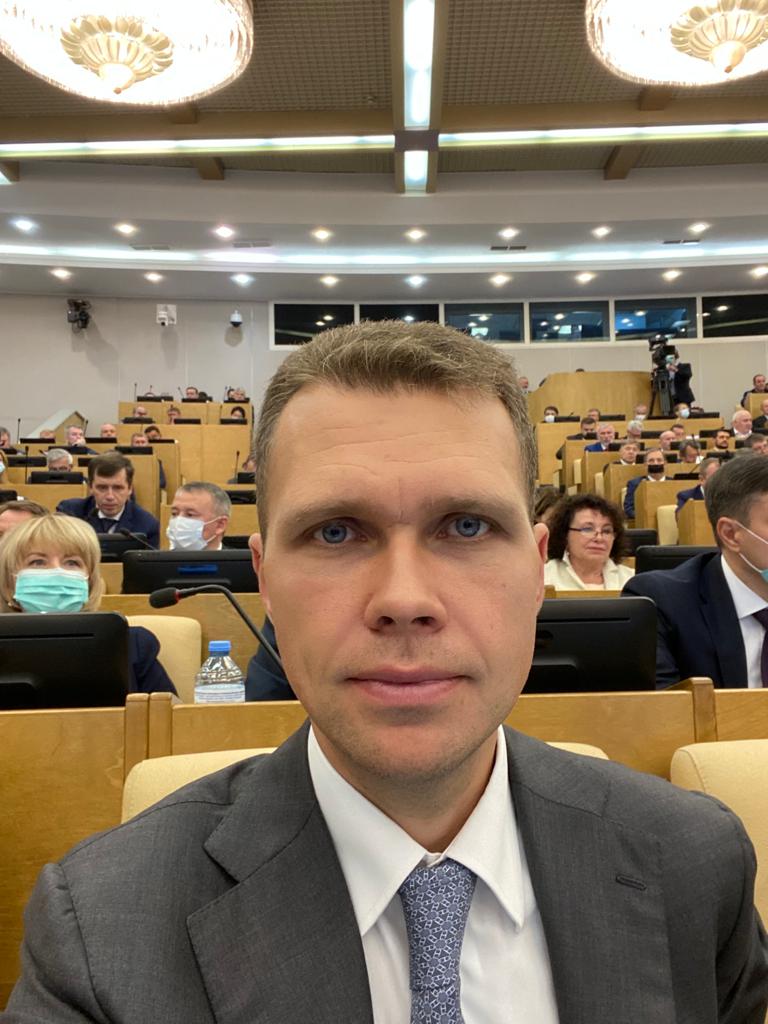 Nikita_Chaplin's tweet image. Сегодня Госдума приняла в первом чтении проект закона об отмене обязательного техосмотра для граждан. Отменен обязательный техосмотр для легковых машин и мототранспортных средств, используемых для личных целей.