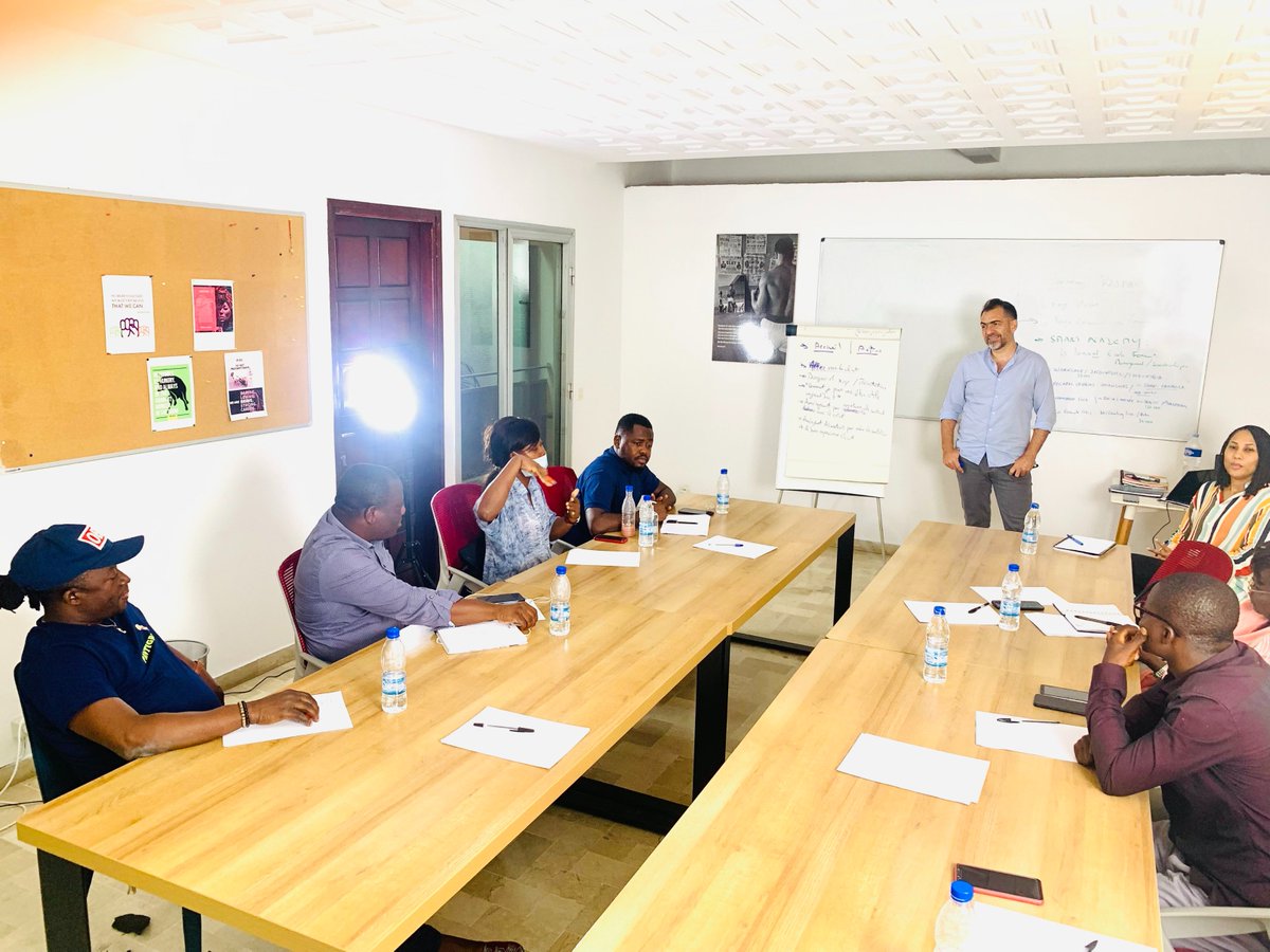 SMART_METRIX_'s tweet photo. ⚡ En pleine séance de coaching avec notre client PPG SEIGNEURIE.
Nous somme heureux de les accompagner dans le développement de leur fonction commerciale🥰

#Coaching #SMARTMETRIX #business #développement #ClientLove #Africa #CIV225 https://t.co/27G5H6TkpG