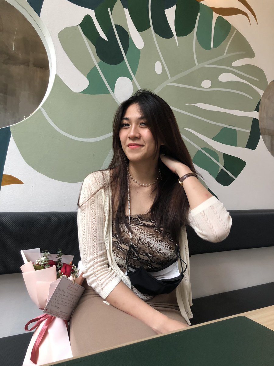 Kzmrnda's tweet photo. she's hot 🥵 and better ❤️ https://t.co/jCJe6JJO89