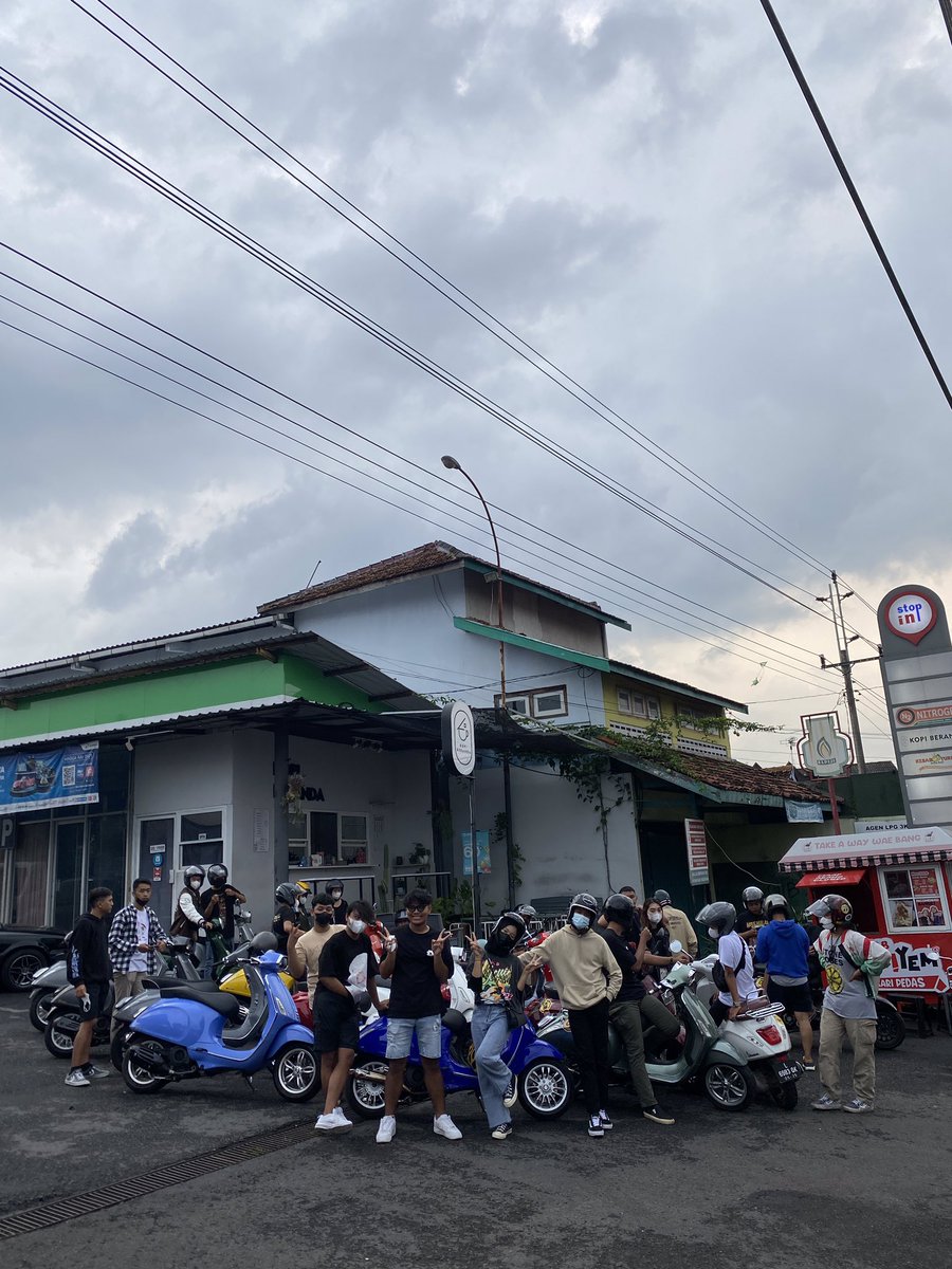 bagoswcksn's tweet photo. jogja asoy Vol.2 https://t.co/8Kib4ygneS