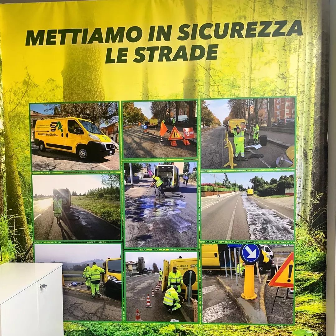 Sicur_Ambiente's tweet photo. 🔴Siamo a Parma per la XXXVIII Assemblea annuale di Anci.

Un grande evento al quale Sicurezza e Ambiente partecipa come azienda leader nel settore del ripristino stradale post-incidente, mettendo al centro i temi della #sostenibilità ambientale 🌱 e della #sicurezza stradale 🛣 https://t.co/pz6pM8vzOe
