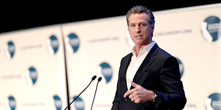 CAeconomy's tweet photo. Newly added to today's 2021 #CAEconomy Summit agenda: @CAGovernor @GavinNewsom will participate in fireside chat @ 11:45 a.m. with @Lenny_Mendonca. To be livestreamed on @MoveCAFwd's YouTube channel: https://t.co/r04VQWHc1N https://t.co/gpTbpjQPao