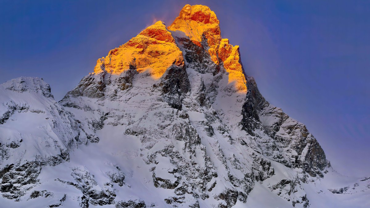 gorgeous_pix's tweet photo. "The Matterhorn on the Italian side at sunset The summit is 4,478 metres high. From u/Atellani on /r/earthporn #478metreshigh #italianside #sunset #summit #matterhorn #4 #earthporn" https://t.co/PXZkTtCF7W
