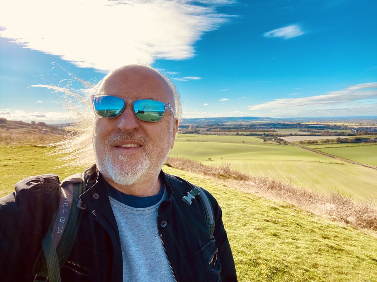 BillBailey's tweet image. Up on Ivinghoe Beacon today,  a favourite place where I would walk with Sean Lock- love you Sean , miss you old friend