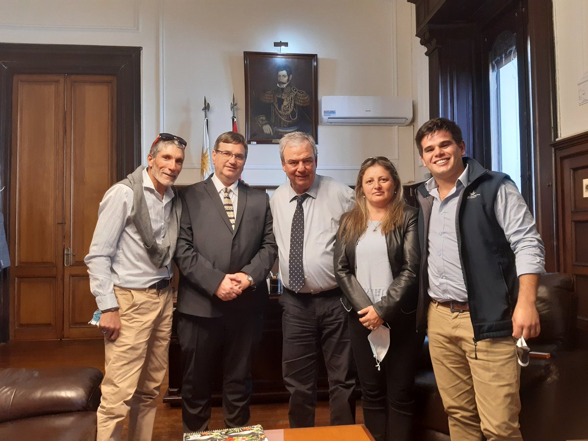Estuvimos reunidos con el Ministro Del Interior, Luis Alberto Heber y con vecinos de Puntas de Valdez. Planteamoa temas de distintos puntos del Departamento.