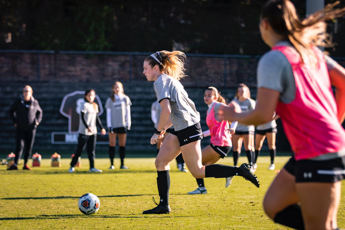Back in the lab. ⚗️🧪

#NCAASoccer x 📸 <a href="/GamecockWSoccer/">South Carolina Women’s Soccer</a>